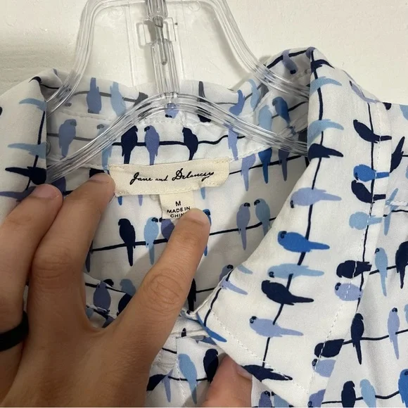 JANE AND DELANCEY White and Blue Birds on Wire Button Down top | size medium - Picture 4 of 9